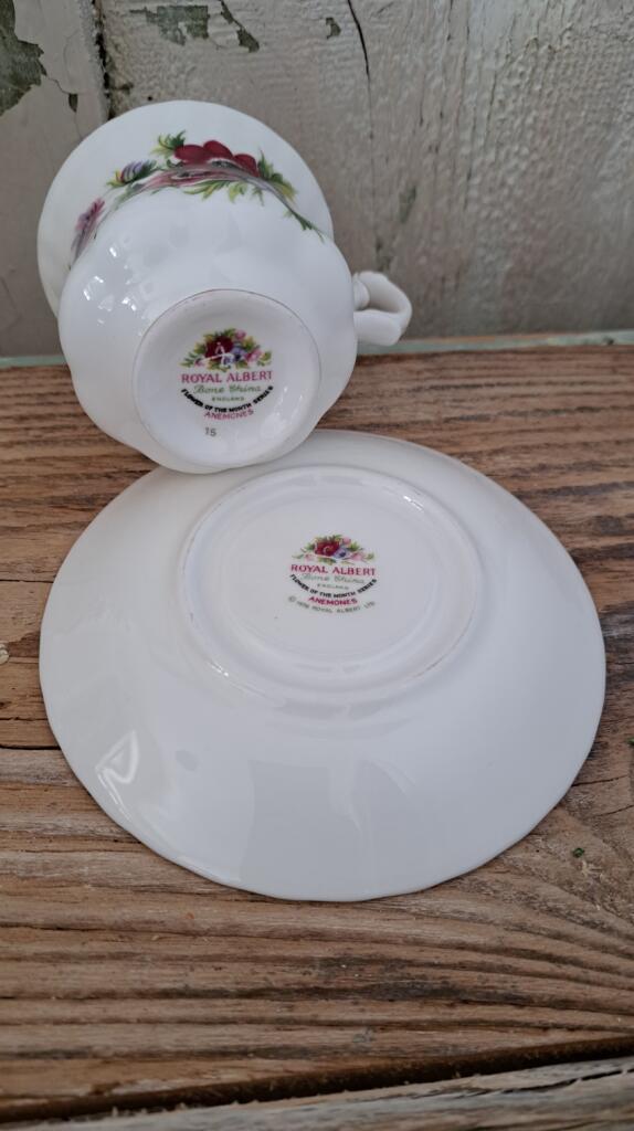 Magnolia - Country & Brocante - TAZZA ROYAL ALBERT DA THE MARZO 2 TAZZA ROYAL ALBERT DA THE MARZO - immagine 2