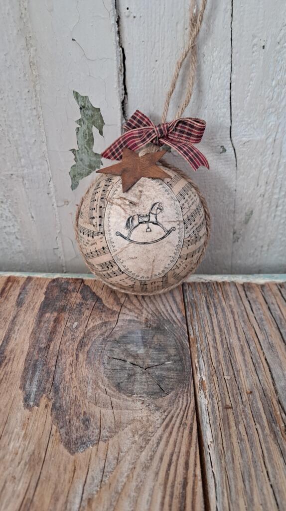 Magnolia - Country & Brocante - PALLINA CON CARTA MUSICALE 1 PALLINA CON CARTA MUSICALE