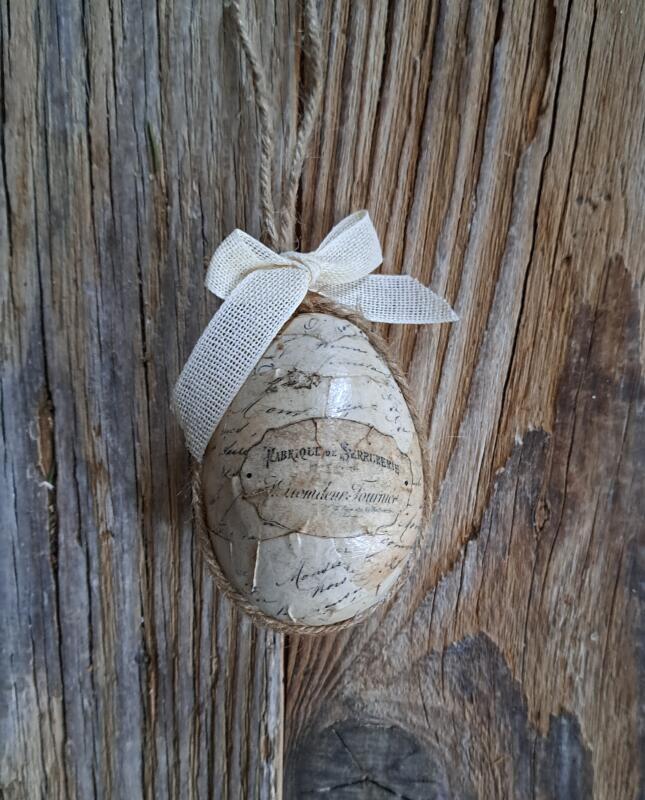 OVETTO CON CARTA MANOSCRITTA