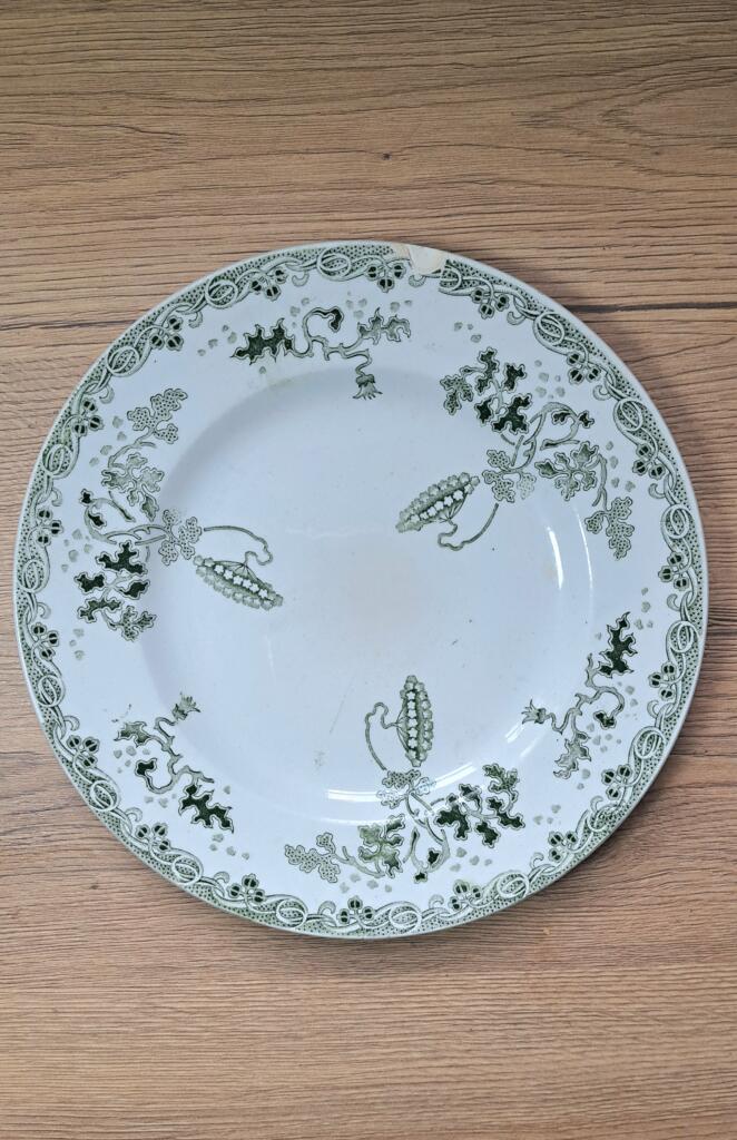 Magnolia - Country & Brocante - PIATTO PIANO FRANCESE ST.AMAND CON DIFETTO 1 PIATTO PIANO FRANCESE ST.AMAND CON DIFETTO