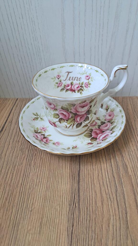 Magnolia - Country & Brocante - TAZZA ROYAL ALBERT DA CAFFE' GIUGNO 1 TAZZA ROYAL ALBERT DA CAFFE' GIUGNO