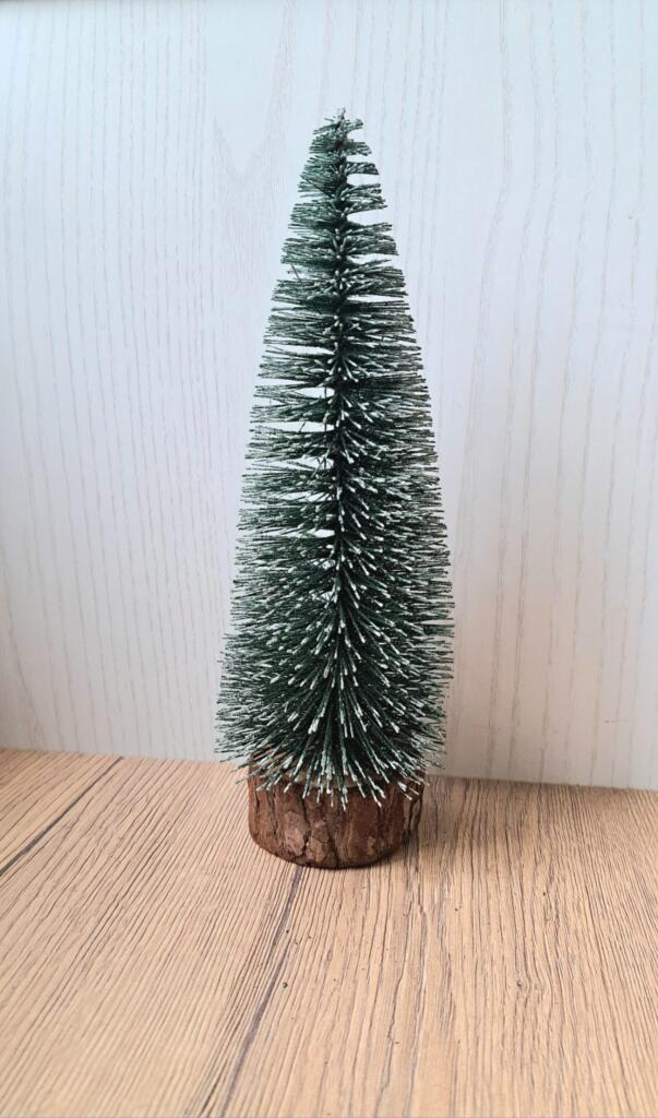 Magnolia - Country & Brocante - ALBERO INNEVATO CON BASE IN LEGNO 1 ALBERO INNEVATO CON BASE IN LEGNO