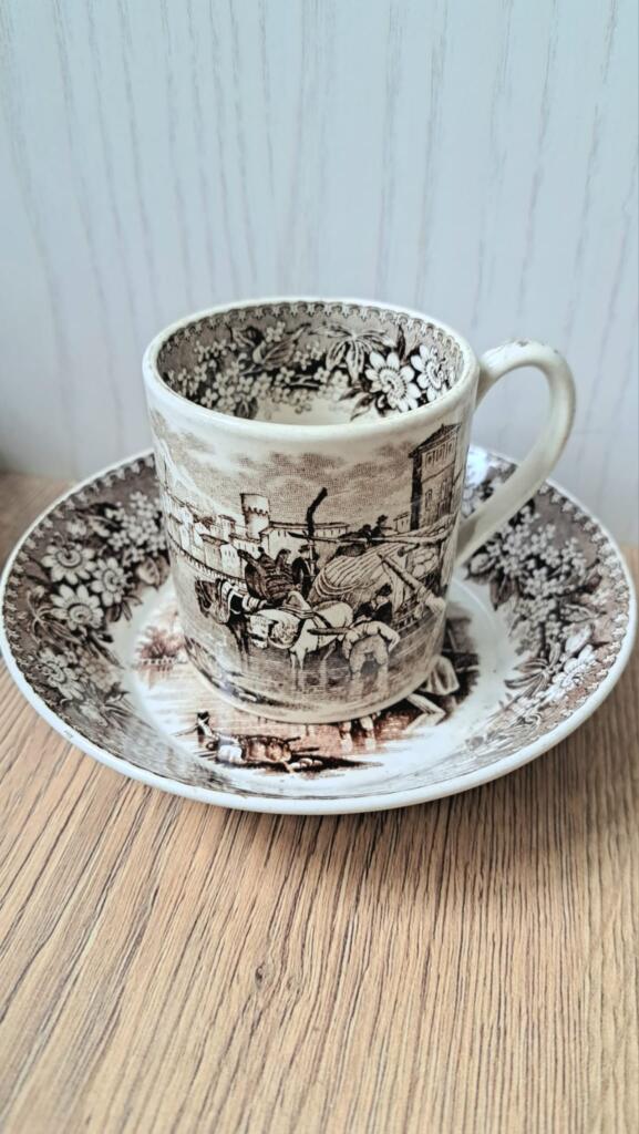 Magnolia - Country & Brocante - TAZZE INGLESI CON PIATTINO WEDGWOOD 7 TAZZE INGLESI CON PIATTINO WEDGWOOD - immagine 7