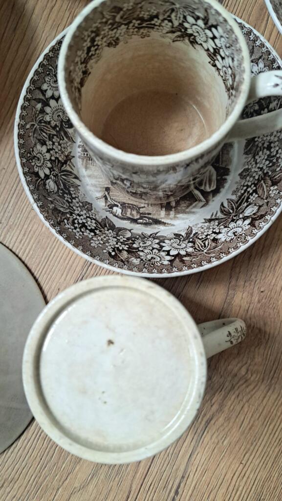 Magnolia - Country & Brocante - TAZZE INGLESI CON PIATTINO WEDGWOOD 3 TAZZE INGLESI CON PIATTINO WEDGWOOD - immagine 3
