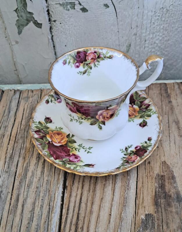 TAZZA DA CAFFE' ROYAL ALBERT OLD COUNTRY ROSES