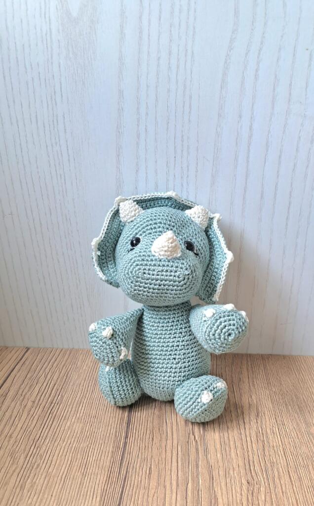 Magnolia - Country & Brocante - DINOSAURO CROCHET 1 DINOSAURO CROCHET