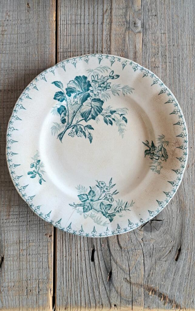 Magnolia - Country & Brocante - PIATTO DA DESSERT SARREGUEMINES FLORES CON DIFETTO 1 PIATTO DA DESSERT SARREGUEMINES FLORES CON DIFETTO
