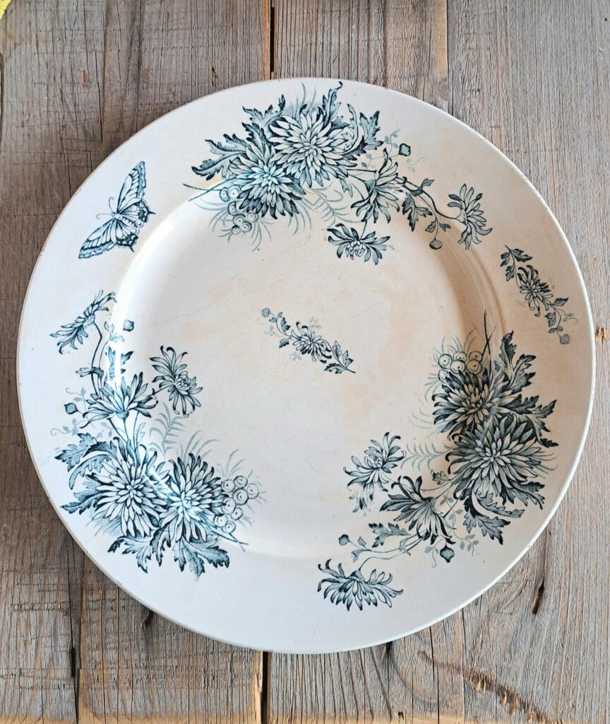 Magnolia - Country & Brocante - PIATTO DA PORTATA CHRYSANTHEME 1 PIATTO DA PORTATA CHRYSANTHEME