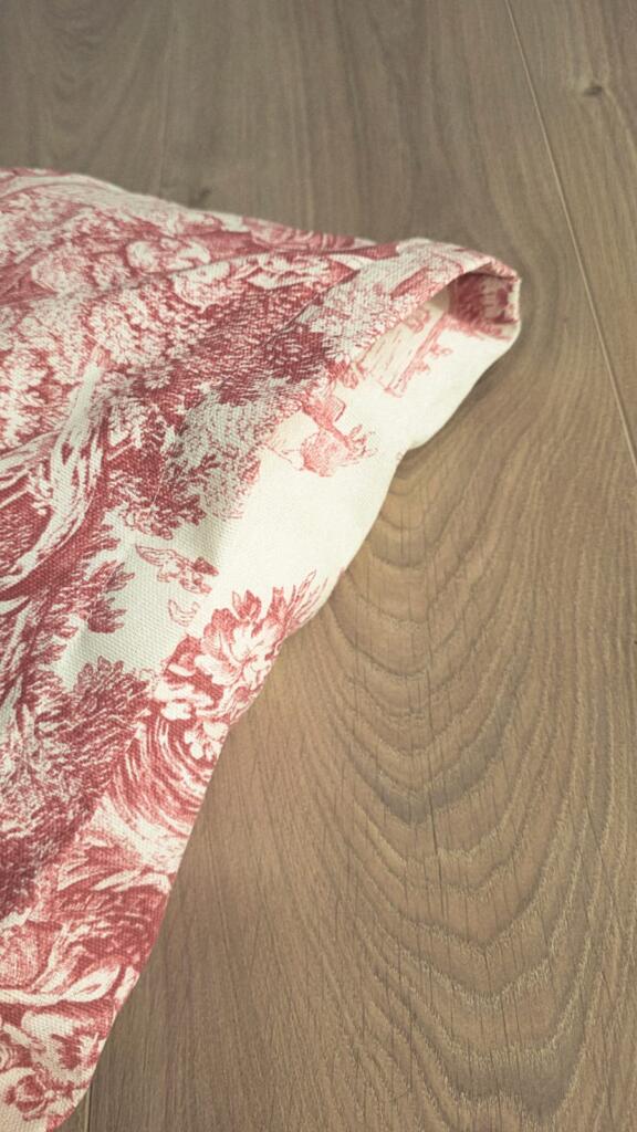 Magnolia - Country & Brocante - CUSCINO TOILE DE JOUY ROSSO RETTANGOLARE 2 CUSCINO TOILE DE JOUY ROSSO RETTANGOLARE - immagine 2