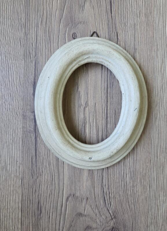 VECCHIA CORNICE OVALE BIANCA