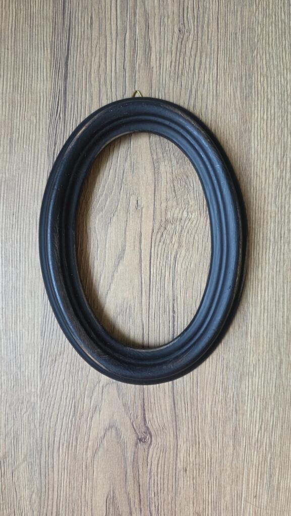 Magnolia - Country & Brocante - VECCHIA CORNICE OVALE NERA 1 VECCHIA CORNICE OVALE NERA