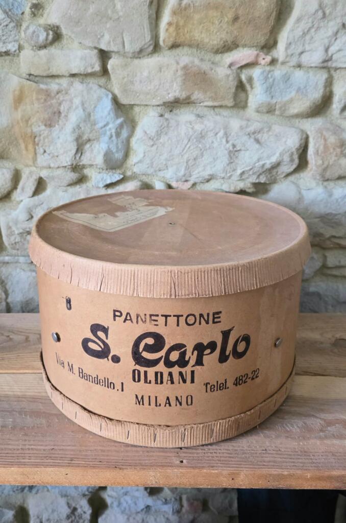 Magnolia - Country & Brocante - VECCHIA SCATOLA DI CARTONE 1 VECCHIA SCATOLA DI CARTONE